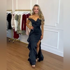 Bella & Bloom Chic Beauty Formal Dress. Sz L NWT